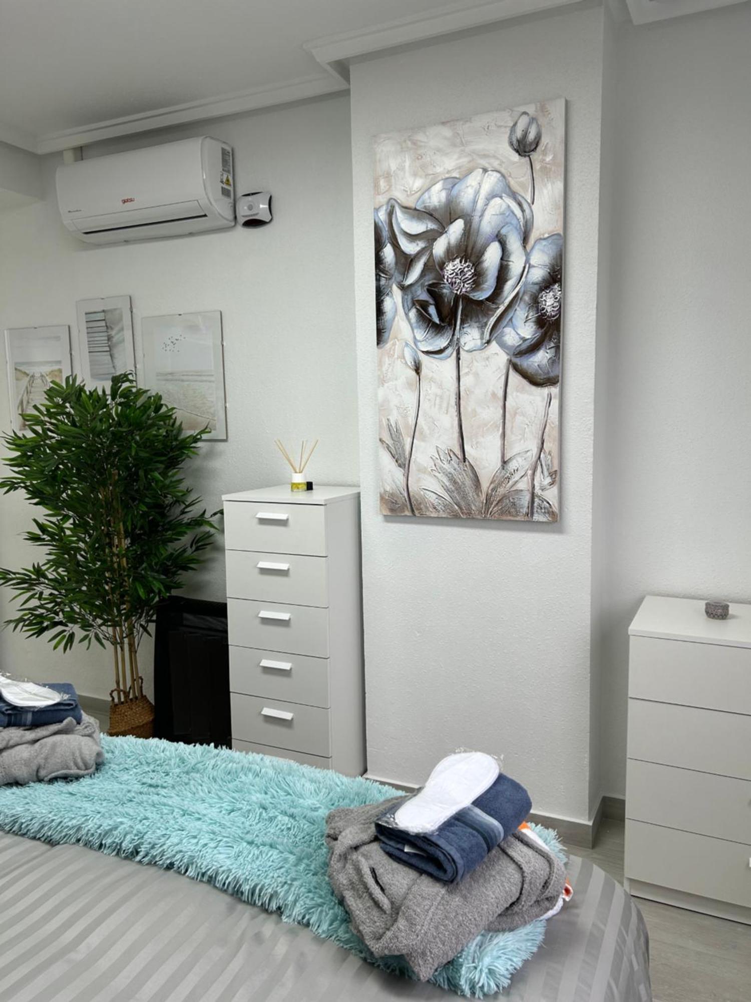 Skyline 21 Apartment Torrevieja Exterior photo